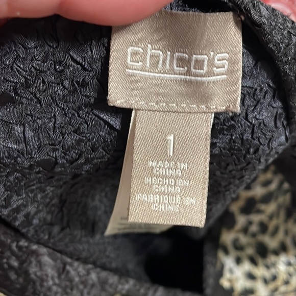 CHICO’S textured crinkled cheetah cardigan lightweight 1 hook an eye closure Med - Picture 11 of 15